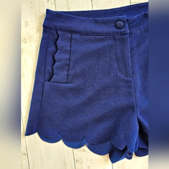 Fransesca's Annabella Scalloped Navy Blue Shorts Pockets Stretchy Summer Size S - Picture 3 of 6